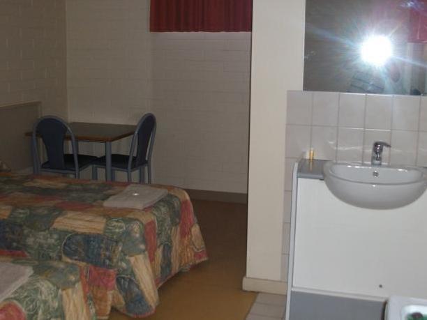 The Argent Motel Броукън Хил Екстериор снимка